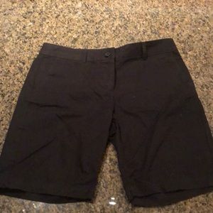 Ann Taylor Loft Black Bermuda Short - Sz 6